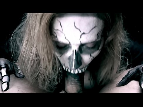 ❤️ Demonska djevojka siše kurac svojim crnim ustima i guta spermu. ❌ Porno vk na bs.robosexshop.ru ❌️